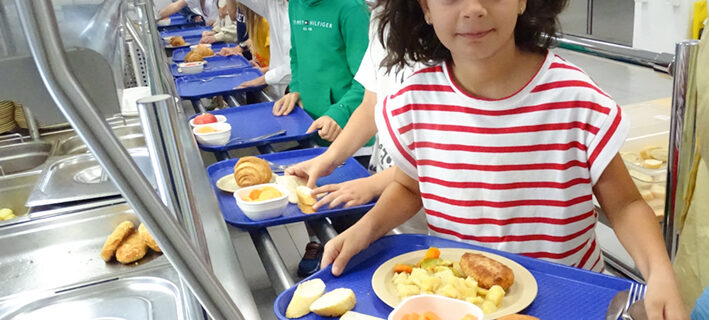 Allons à la cantine!