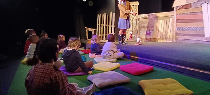 Au théâtre des marionnettes