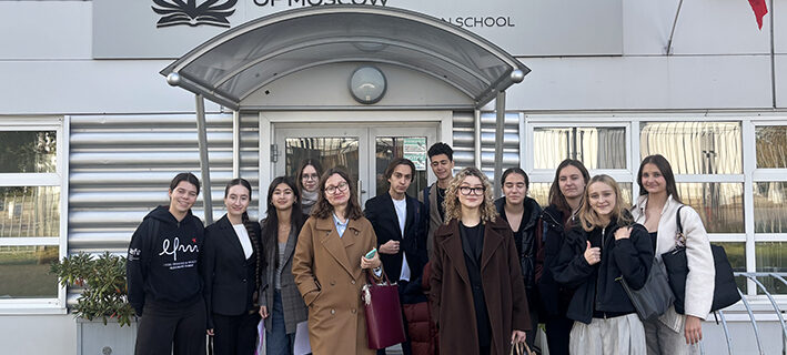 Débat inter-établissements : les lycéens du LFM brillent en anglais à l’International School of Moscow